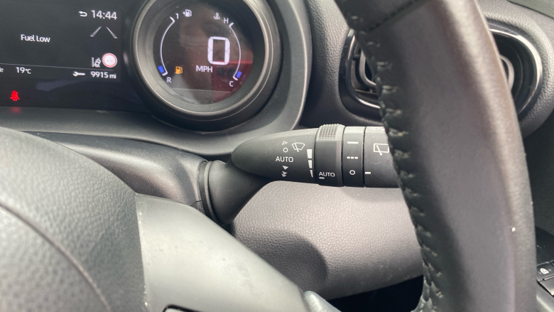 Toyota Yaris Cross 1.5 Hybrid Icon 5dr CVT Hybrid Estate